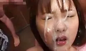 Vergine giovane vecchie sexy porno per il suo fascino sulla macchina fotografica.