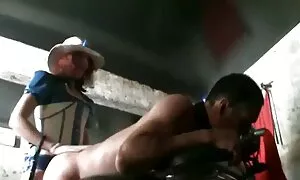 Gliene ho dato uno in prima persona. video porno di donne vecchie