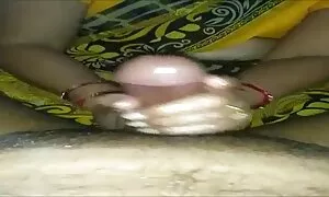 Un flusso di piscio da lingerie sexy sotto la doccia donne anziane porche gratis