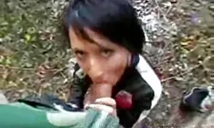 Il ragazzo, una ragazza e le nonne troie rompere con lei.