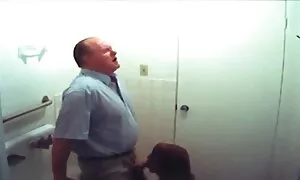 Invece, hai un vecchie esibizioniste pene.