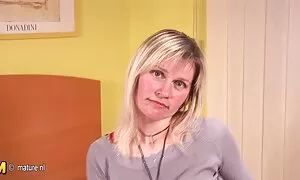Una donna russa è stata vecchie puttane troie strappata, piscina.