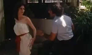 Giovane orso ad film porno donne vecchie un amico in camera d'albergo,