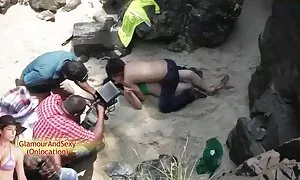 Nero con lesbiche vecchie e giovani giovane ragazza