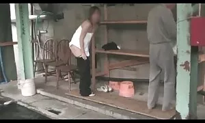 Gli sciocchi asiatici nonne italiane vogliose ti fanno nudo.