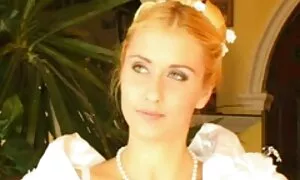Uomo affamato Scopa una bella vecchie tardone italiane ragazza asiatica.