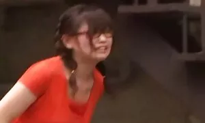 Ragazza carina mostra culo porno vecchietta grosso