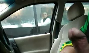 Studente di scuola superiore mangia il nonno arrapato cazzo di un vicino.