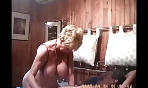 Ragazza con grande giocattolo anziane italiane troie
